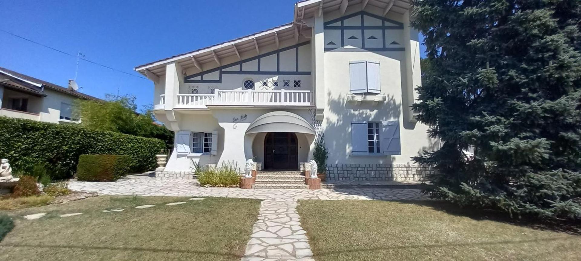 La Maison Basque Sainte-Livrade-sur-Lot Kültér fotó